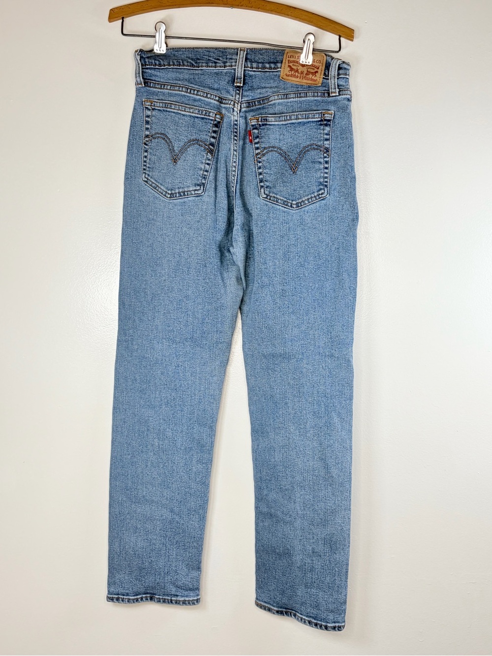 Levi’s Wedgie Straight Button Fly Jeans - Picture 7 of 9